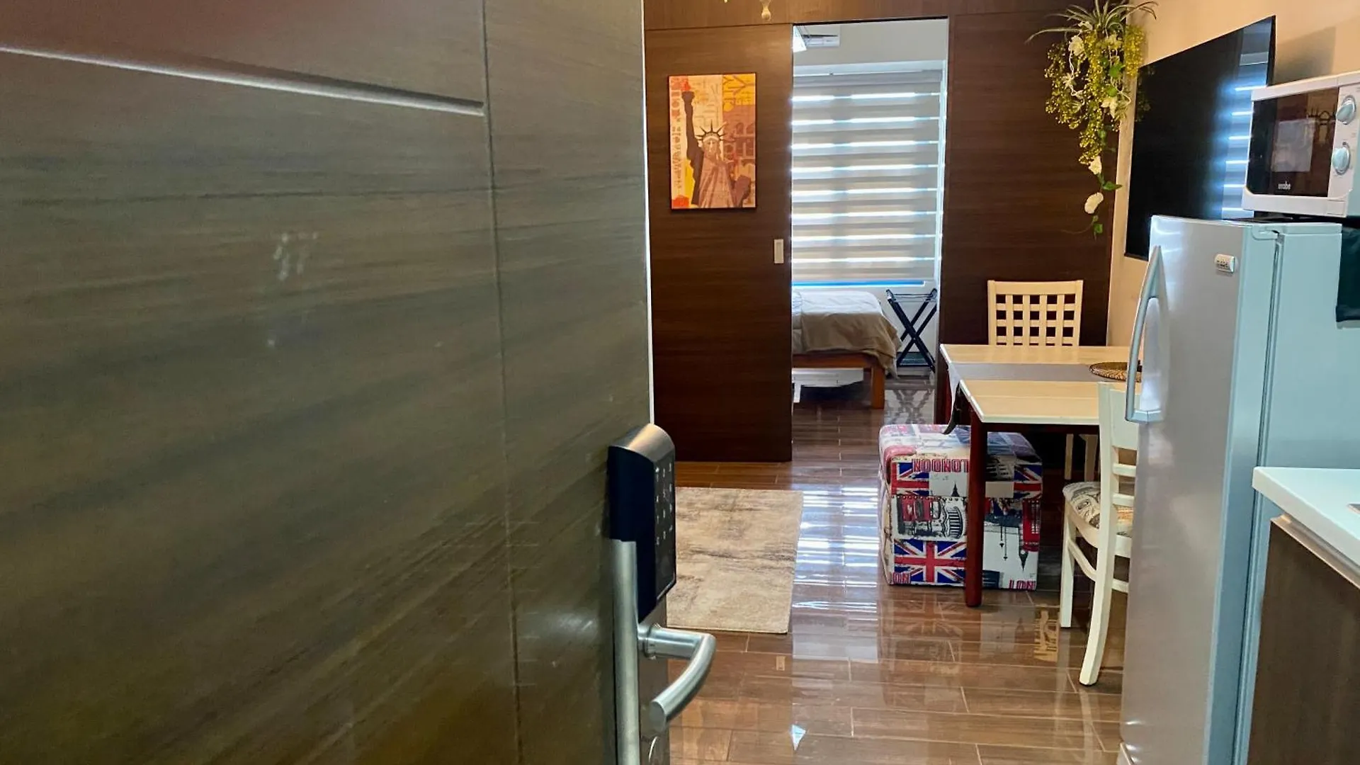 Twin Condo Luxury Makati Marvel 300 Mbps Internet Manila Philippines