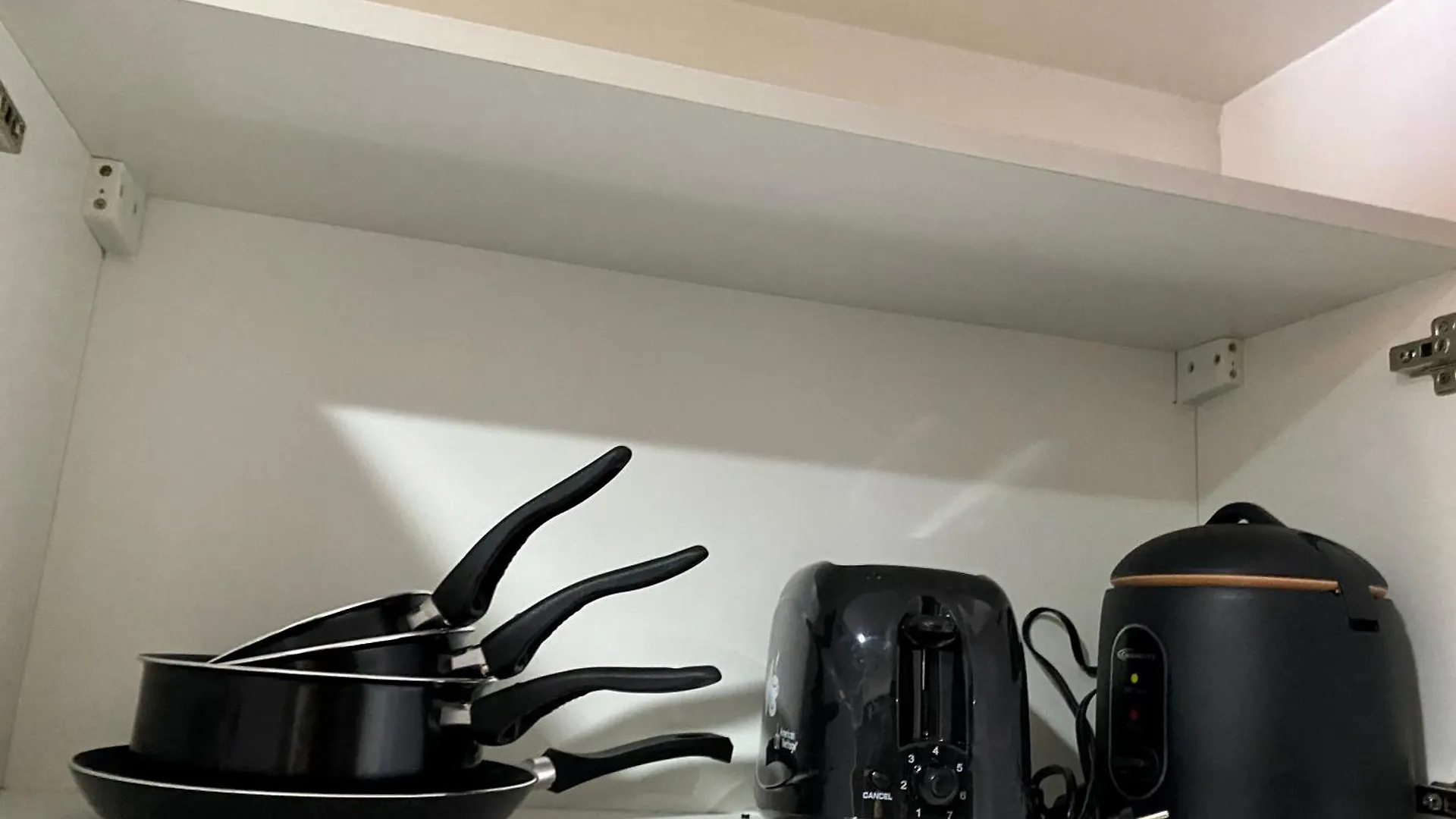 Twin Condo Luxury Makati Marvel 300 Mbps Internet Manila 0*,