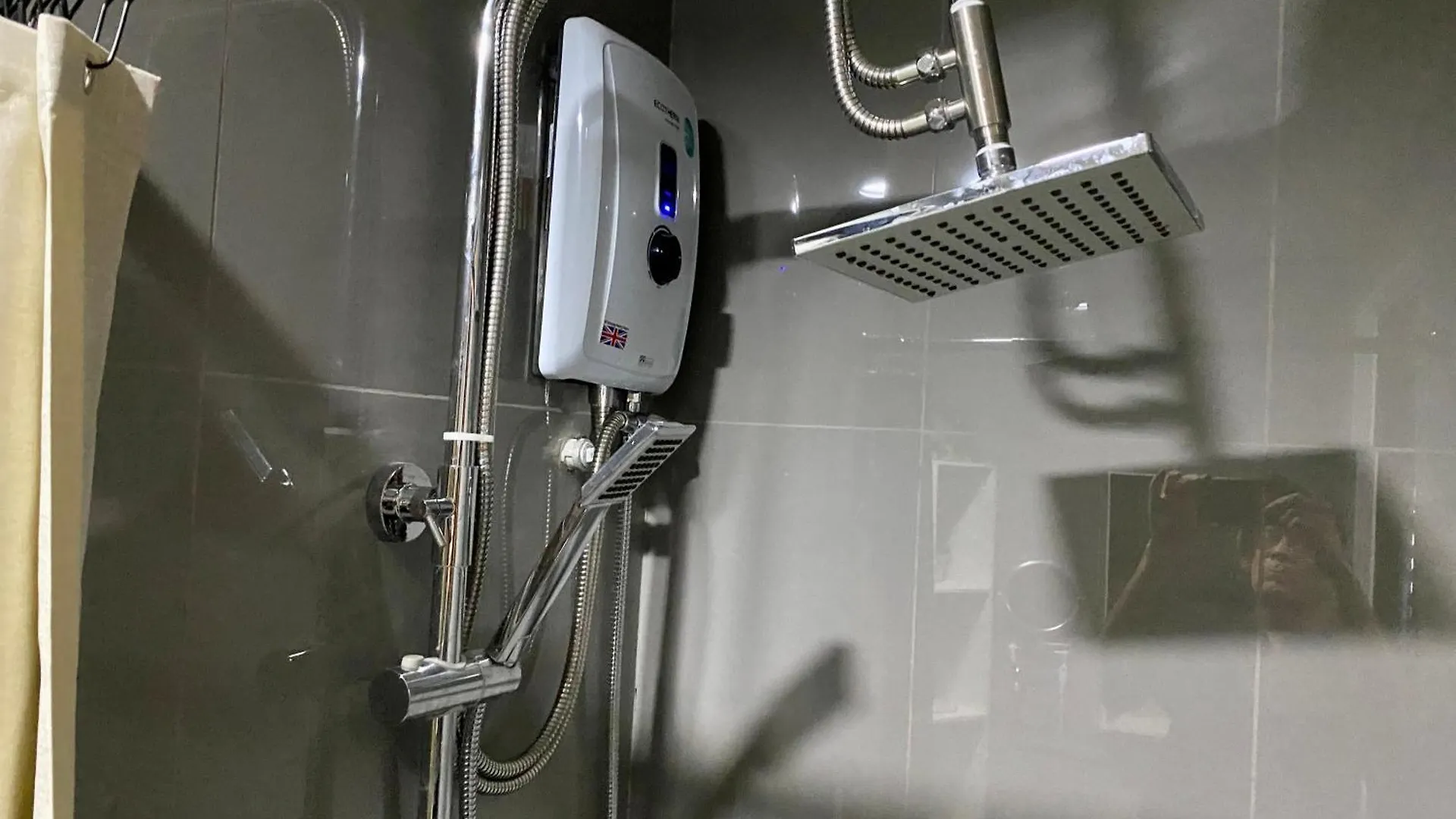 Twin Condo Luxury Makati Marvel 300 Mbps Internet Manila Philippines