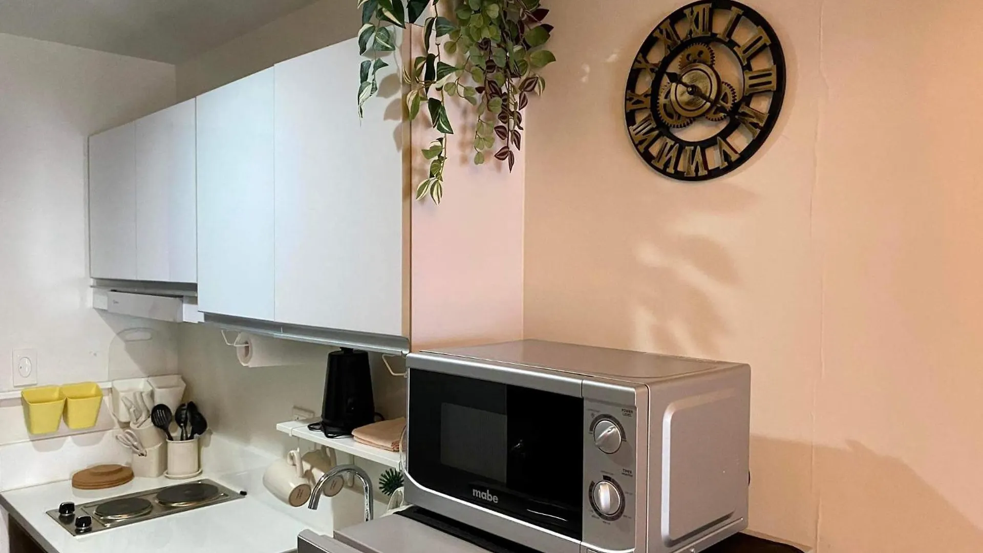 Twin Condo Luxury Makati Marvel 300 Mbps Internet Manila Apartment