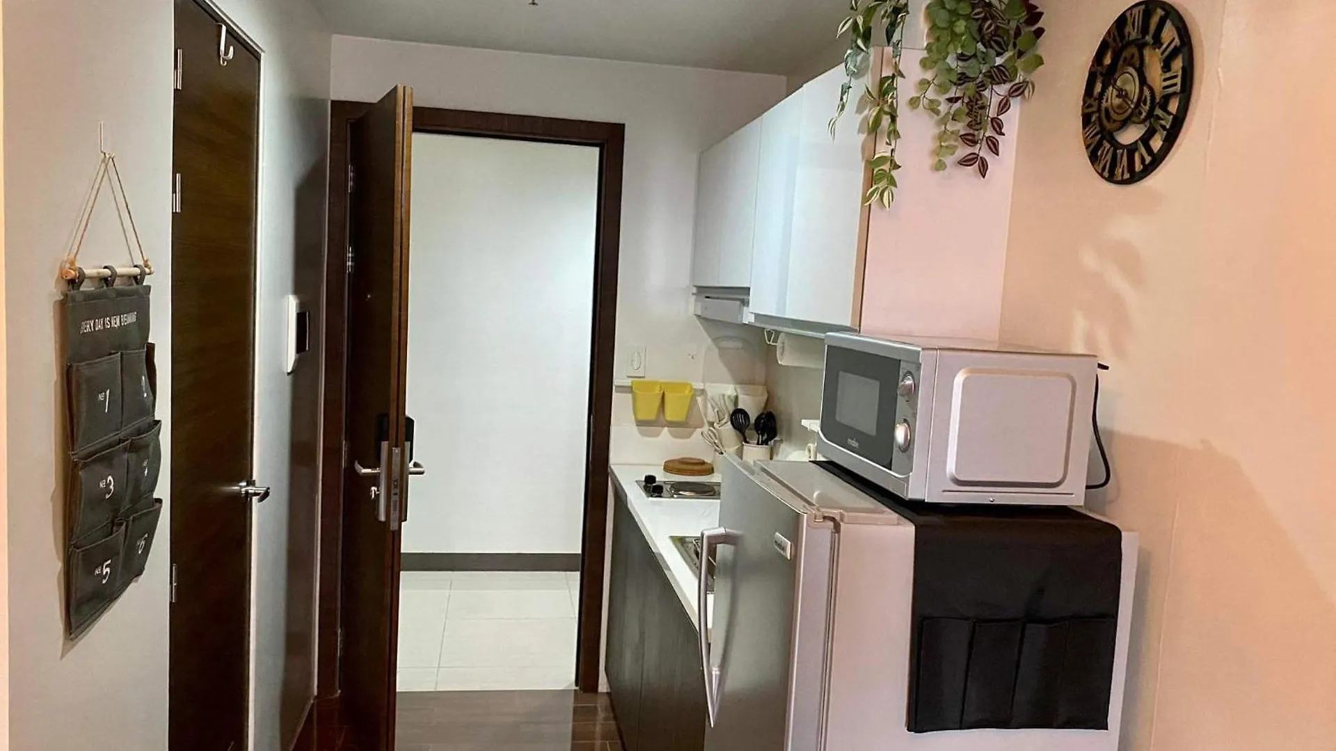 Apartment Twin Condo Luxury Makati Marvel 300 Mbps Internet Manila