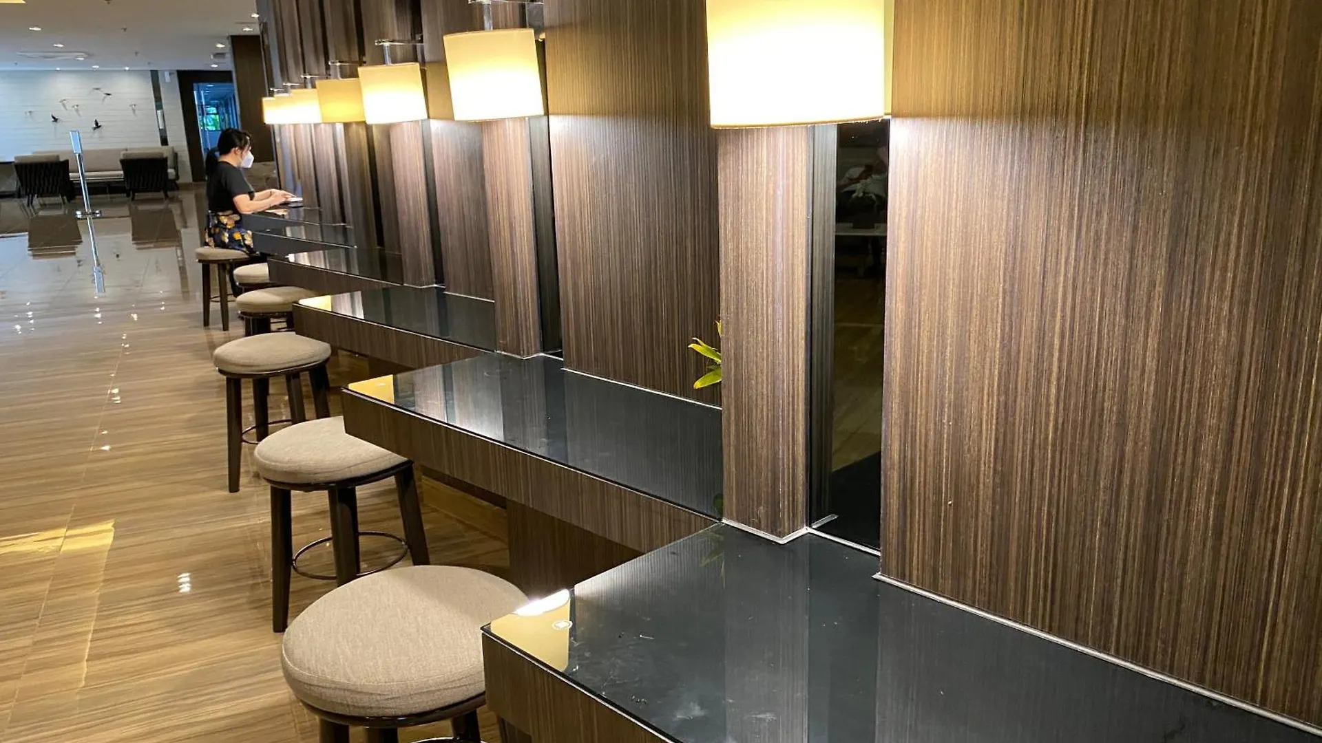 Twin Condo Luxury Makati Marvel 300 Mbps Internet Manila Apartment