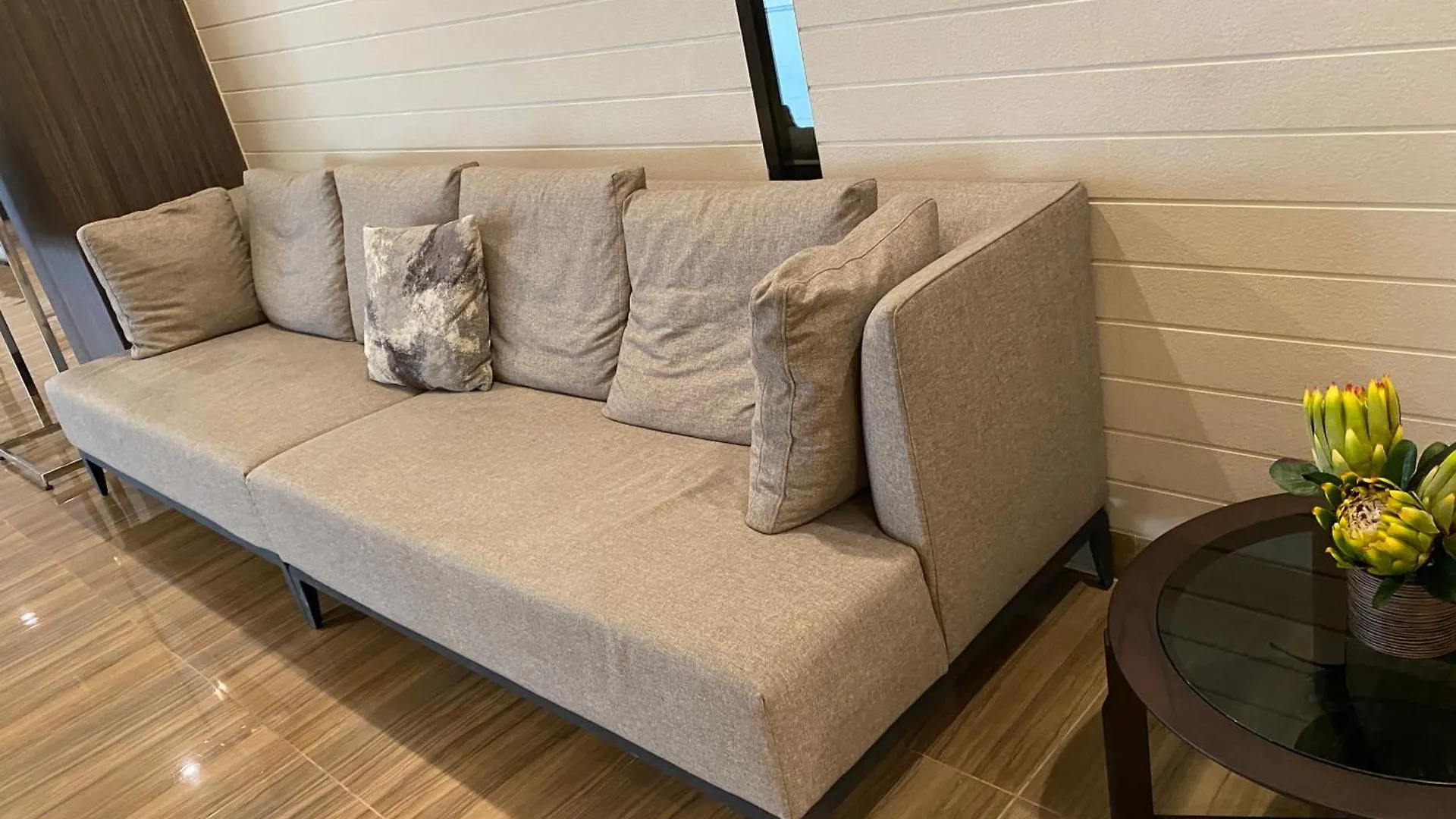 Twin Condo Luxury Makati Marvel 300 Mbps Internet Manila